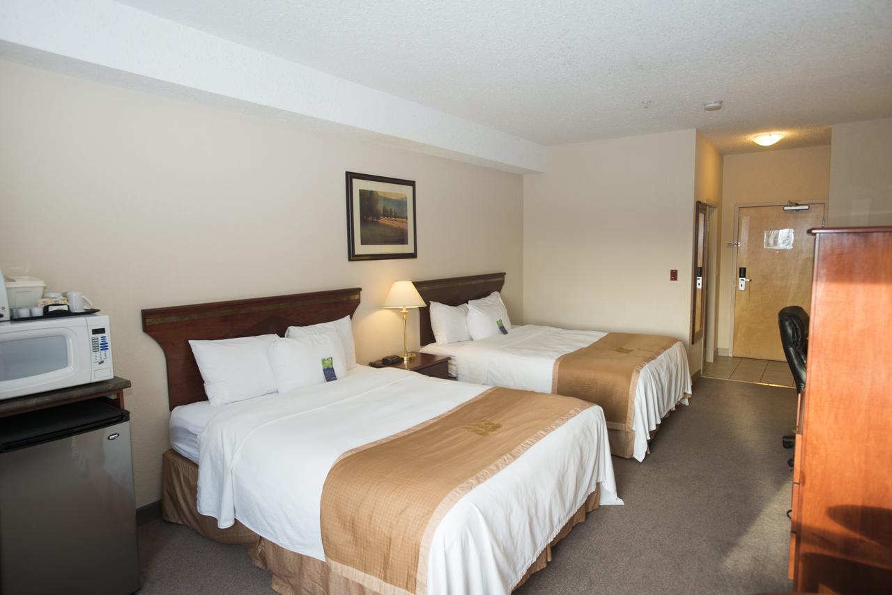 Lakeview Inns & Suites - Chetwynd Buitenkant foto