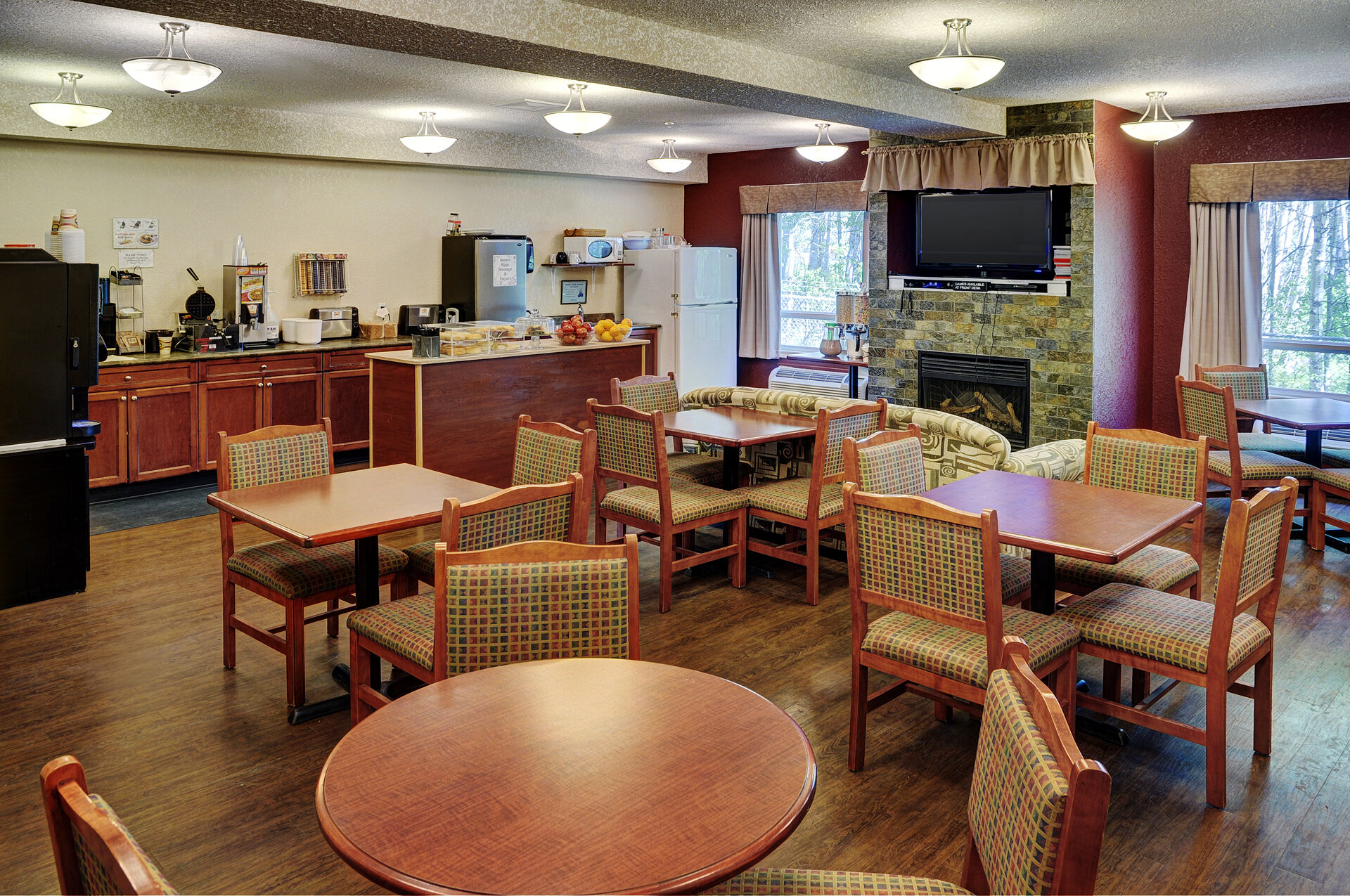 Lakeview Inns & Suites - Chetwynd Buitenkant foto